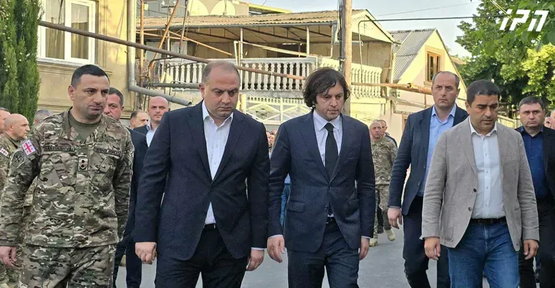 პრემიერ-მინისტრმა, პარლამენტის თავმჯდომარემ და თავდაცვის მინისტრმა დაღუპული პილოტის, კახაბერ ზურაბაშვილს ოჯახს სამძიმარი გამოუცხადეს