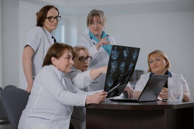 რატომ და სად ჩამოდიან პაციენტები სამკურნალოდ გერმანიიდან საქართველოში? - ელიავას ფაგოთერაპიის ცენტრის - ბაქტერიოფაგის მულტიპროფილური კლინიკის უნიკალური სერვისები