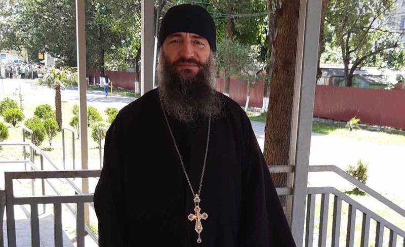 4 შვილის მამა, დეკანოზი მატათა ერთიან ეროვნულ გამოცდებს აბარებს  - გამოცდებს აბარებენ მისი შვილებიც: რა ინფორმაციას ავრცელებს გამოცდების ეროვნული ცენტრი