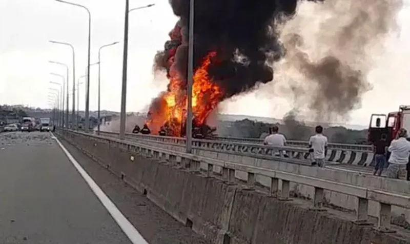 ქუთაისთან სატვირთო მანქანას ცეცხლი გაუჩნდა
