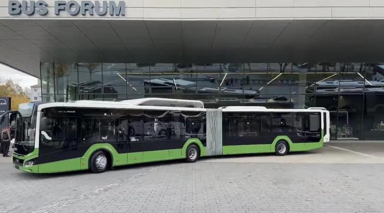 დედაქალაქში კიდევ 10 ერთეული 18-მეტრიანი ავტობუსი შემოვიდა