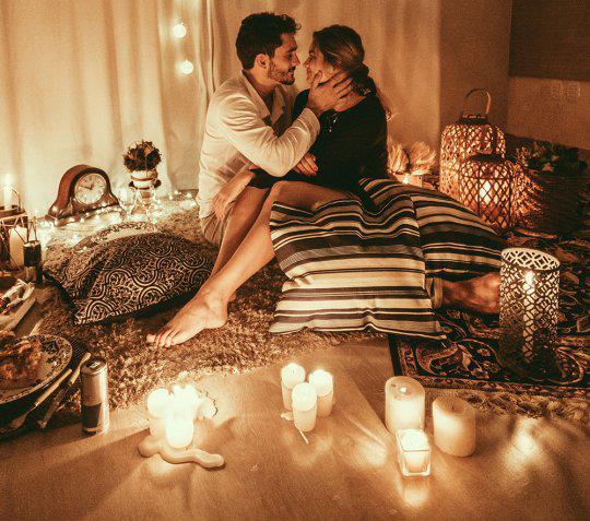 ცხოვრობდნენ ისინი დიდხანს და ბედნიერად: 7 წყვილი, რომელიც სამარადისო სიყვარულს იპოვის