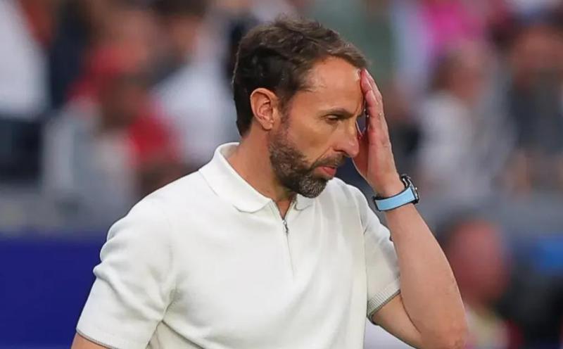 გარეთ საუთგეიტმა ინგლისის ეროვნული ნაკრების მთავარი მწვრთნელის პოსტი დატოვა