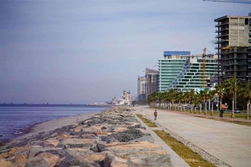 "ერთ დღეს შეიძლება, წყალში აღმოჩნდეს ინფრასტრუქტურა, რომელიც შავი ზღვის სანაპიროზე შენდება" - ნინო ჩხობაძე