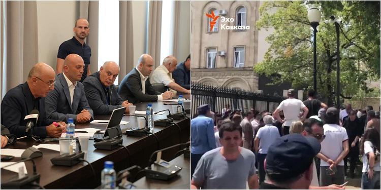 სროლა, აქციები და არეულობა ოკუპირებულ აფხაზეთში - რას გულისხმობს “აპარტამენტების შესახებ კანონპროექტი“, რომელსაც აფხაზები "რეგიონის გაყიდვის" მცდელობად აფასებენ (ვიდეო)