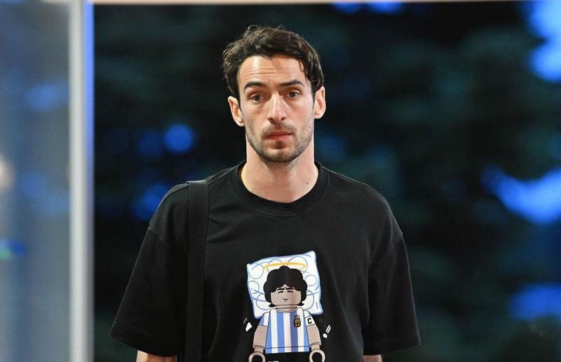 "ხატია დეკანოიძისგან ჩემი მისამართით ნათქვამი სიტყვა “ბოროტება” ცოტა კომიკურადაც ჟღერს... შეიძლება განზოგადებული ნათქვამის, ასე ბრიყვულად გაგება?!" - გიორგი გველესიანი კრიტიკოსებს პასუხობს