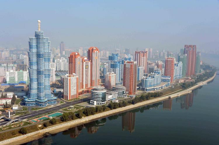 კონტროლირებადი არქიტექტურა: ჩრდილოეთ კორეის უცნაური, პოსტმოდერნული ქალაქური პეიზაჟები