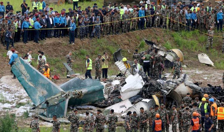 უმძიმესი კატასტროფა ნეპალში - კატმანდუს აეროპორტში თვითმფრინავი ჩამოვარდა, დაღუპულია 18 ადამიანი (ფოტოები)