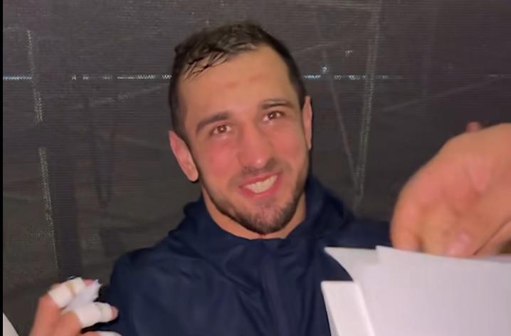 "არ მჯერა, ორგზის ოლიმპიური ჩემპიონი ვარ, საქართველოს ისტორიაში შევედი. ჩემი გამარჯვება თქვენ გეძღვნებათ... მიყვარხართ გულში"  - ლაშა ბექაურის პირველი კომენტარი