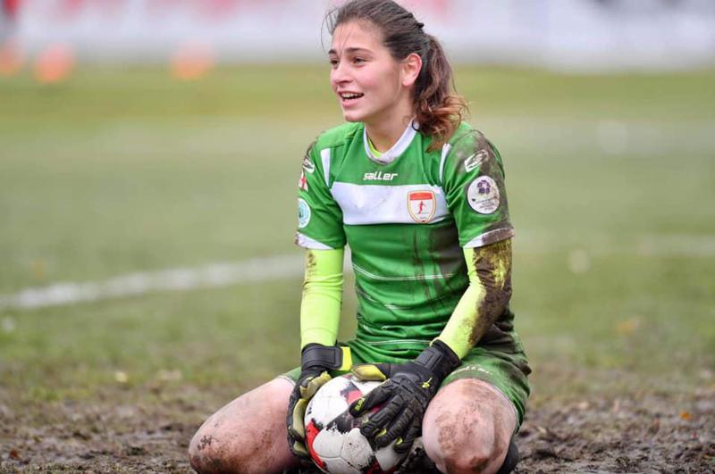 "ჩვენ სტერეოტიპები დავამსხვრიეთ... ეროვნული ნაკრების ფეხბურთელისგან გვერდში დგომა გვინდოდა გვეგრძნო" - ქალთა ნაკრების მეკარე თეატრალურიდან, რომელიც მალე შესაძლოა ევროპის ჩემპიონატზე ვიხილოთ