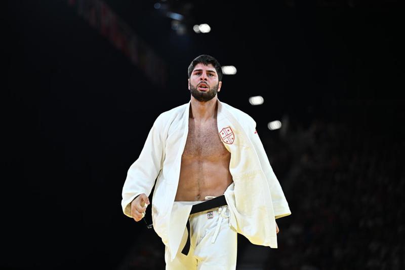 ილიას ვერცხლი და აზერბაიჯანელისთვის ნაჩუქარი ოქრო - თითქმის მოგებული ფინალი სულამანიძემ ბოლო წუთებში მიღებული გაფრთხილების შედეგად დათმო