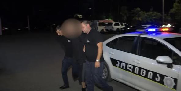 შსს აცხადებს, რომ ქობულეთში მომხდარი მკვლელობა ცხელ კვალზე გახსნეს - რა ხდება დაკავებულზე ცნობილი?