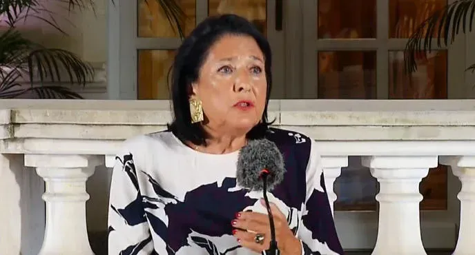 "ევროპა ერთხმად ამბობს, რომ მეტი პასუხისმგებლობა უნდა აიღოს საკუთარ ხელებში - პირველი გამოწვევა საქართველოა" - პრეზიდენტი