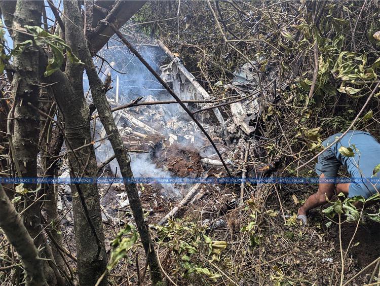 ვერტმფრენი აფრენიდან რამდენიმე წუთში ჩამოვარდა, დაიღუპა ბორტზე მყოფი ყველა ადამიანი - ტრაგედია ნეპალში: რომელი ქვეყნის მოქალაქეები არიან გარდაცვლილი?