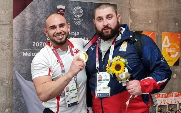 “ხერხემლის ტომოგრაფია გადავიღეთ, პასუხი გამაოგნებელი იყო“ - კუნთების ატროფია, მუხლი ხრტილოვანი საფარის გარეშე და ლაშა ტალახაძის ურთულესი გზა ჩემპიონობამდე: რას წერს მისი ექიმი