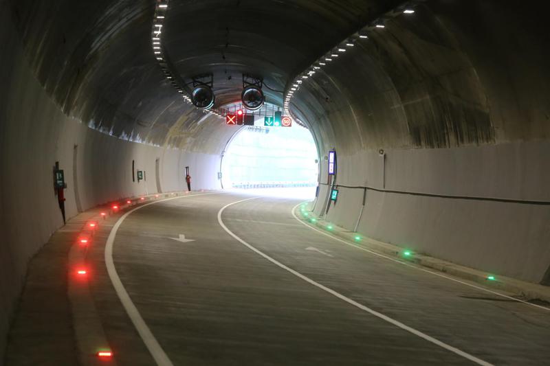 77 ხიდი და 43 გვირაბი - რა სამუშაოები დარჩა რიკოთის ახალ მაგისტრალურ გზაზე