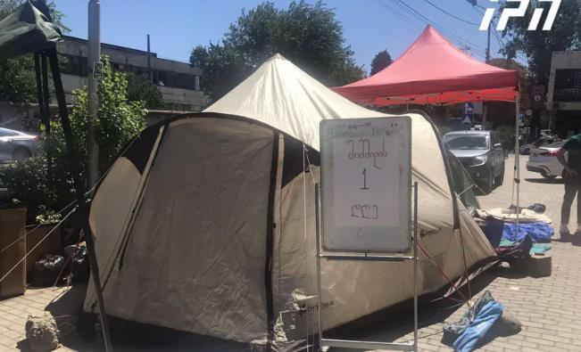 "ევოლუშენ ჯორჯიას“ გაფიცული თანამშრომლების ნაწილმა შიმშილობა დაიწყო