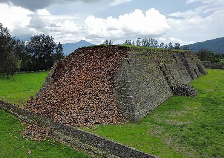 მექსიკაში უძველესი ტომის "წმინდა პირამიდა" ჩამოინგრა - ტომის წერილებში აღნიშნულია, რომ ეს გლობალურ კატასტროფას მოასწავებს