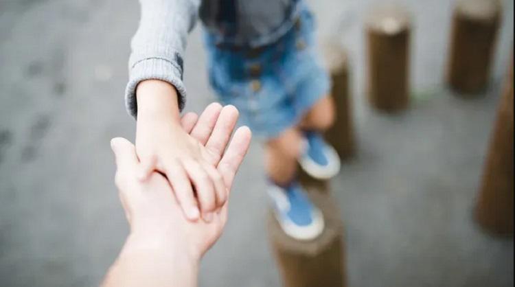 საქართველოში გასაშვილებელი სტატუსის მქონე 146 ბავშვია, 2024 წლის 6 თვეში კი 8 გააშვილეს - როგორია სტატისტიკა