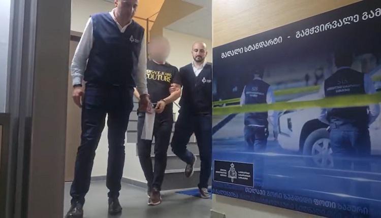 სქესობრივი კავშირის დროს, ფარულად ვიდეოებს უღებდა, დაშორების შემდეგ კი კადრები ქალის ოჯახის წევრებს და ნაცნობებს გაუგზავნა - დაკავებულია უცხო ქვეყნის მოქალაქე