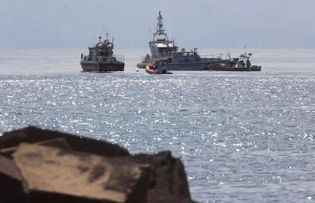 იტალიის სანაპიროსთან მრავალმილიონიანი იახტა ჩაიძირა - გადარჩენილებს შორის არიან: 1 წლის ჩვილი და გემის მფლობელის ცოლი. ერთ ბავშვს, მფლობელს და კიდევ 4 ადამიანს ეძებენ