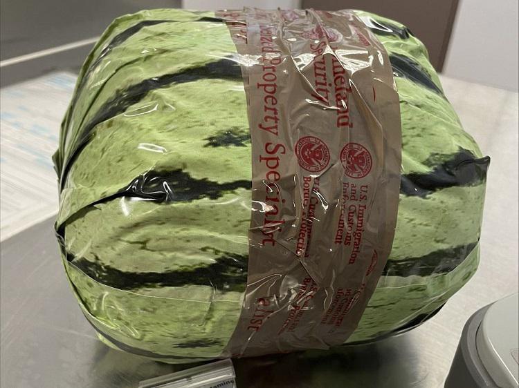 აშშ-მექსიკის საზღვარზე ამოიღეს "ფეიკი" საზამთროები, რომლებშიც 5 მილიონი დოლარის ღირებულების ნარკოტიკული საშუალება იყო დამალული