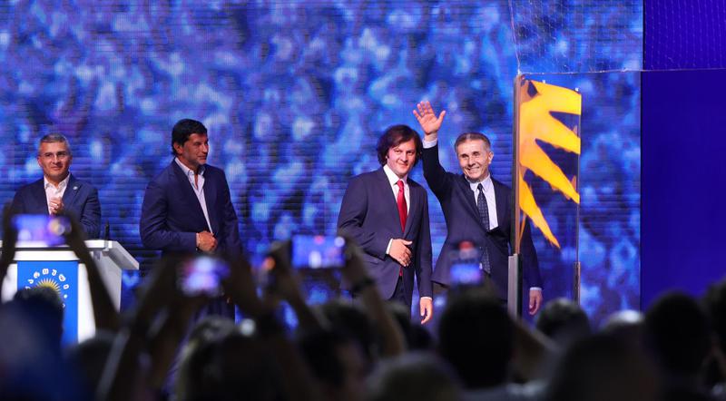 "ივანიშვილი უნდა ხვდებოდეს, რომ საქართველოს ტერიტორიული მთლიანობის აღდგენა ამერიკის გარეშე არ მოხდება" - როგორ აფასებენ "ქართული ოცნების" საარჩევნო გზავნილებს ექსპერტები