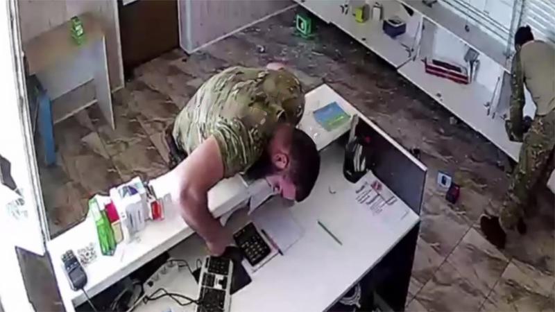 რუსი სამხედროები საკუთარ ქვეყანაში მაროდიორობენ - რა კადრები ვრცელდება კურსკის ოლქიდან?