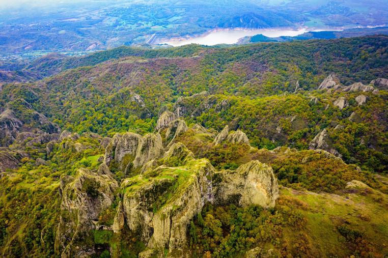 დაკიდული ხიდები და კოტეჯები - როგორი იქნება და რა ეტაპზეა ბირთვისის ციხესთან ტურისტული ინფრასტრუქტურის მოწყობის სამუშაოები?