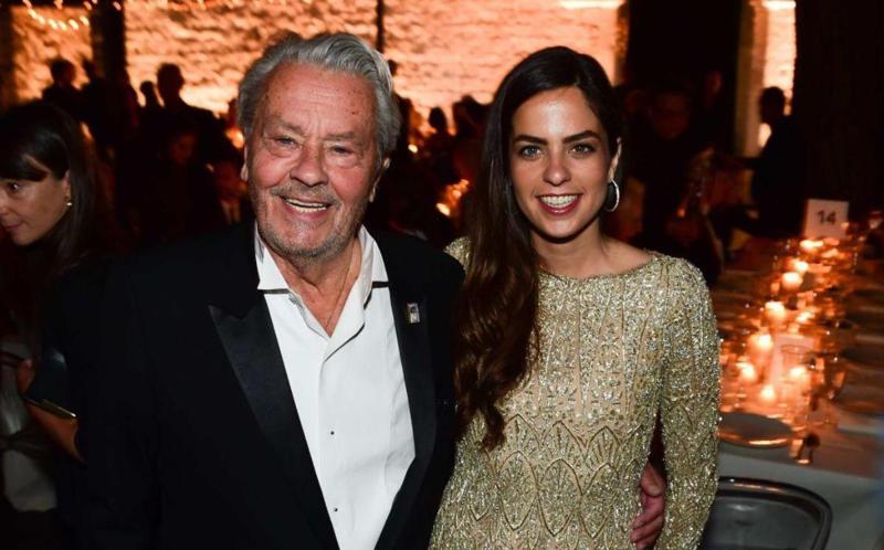 "ვერასდროს ვიცხოვრებ შენ გარეშე, შენ?" - როგორი იყო ალენ დელონის ბოლო წუთები? მსახიობის შვილი ფანებს უკანასკნელ ფოტოებს უზიარებს