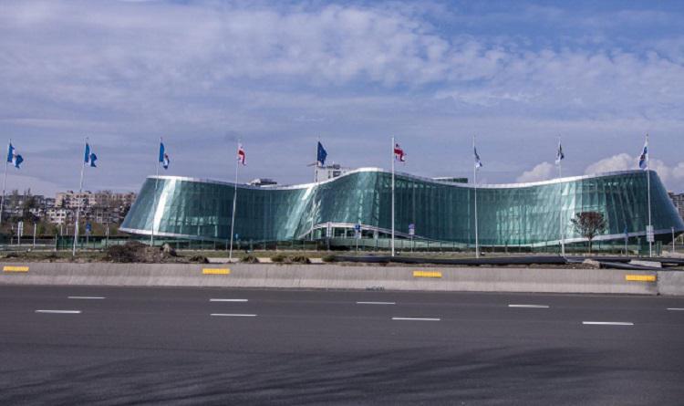 “ბრალდებულები საზღვარგარეთ მყოფ კრიმინალურ ავტორიტეტებს დიდი ოდენობით თანხების გამოძალვაში ეხმარებოდნენ“ - პოლიციამ 3 პირი დააკავა