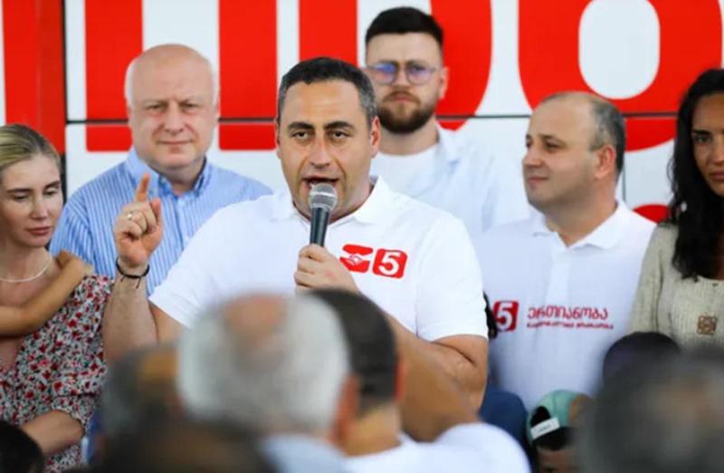 “ის არის სიცრუე, რომ თქვენი მაფიოზური “კლანების“ მიერ გაზრდილი ფასების გამო ადამიანებს მაღაზიაში შესვლა ეშინიათ?“ - გიორგი ვაშაძე მამუკა მდინარაძეს