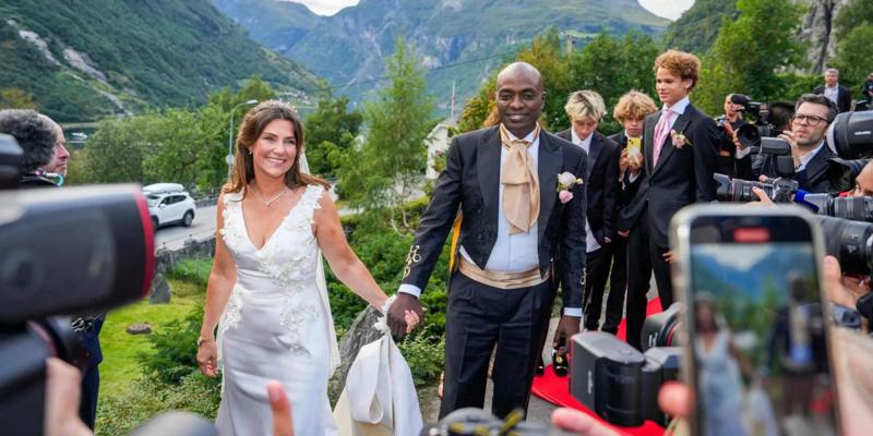 ევროპული მონარქიის ისტორიაში ერთ-ერთი ყველაზე სკანდალური  ქორწინება - ნორვეგიელი პრინცესას და ფერადკანიანი შამანის სასიყვარულო ურთიერთობა ქორწილით დასრულდა