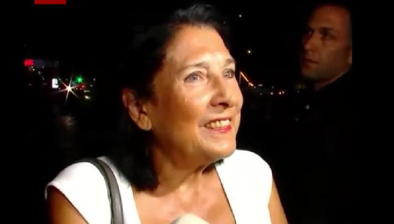 "სტადიონზე ყველასთვის არ იყო ადგილი... პრეზიდენტი ხალხთან არის" - ზურაბიშვილი ნაკრებს რესპუბლიკის მოედნიდან გულშემატკივრობს