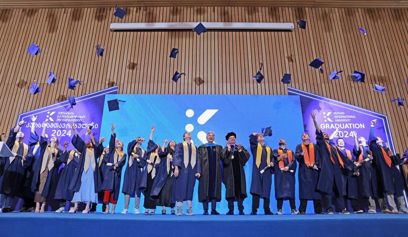ქუთაისის საერთაშორისო უნივერსიტეტის კურსდამთავრებულთა პირველი გამოსაშვები ღონისძიება გაიმართა