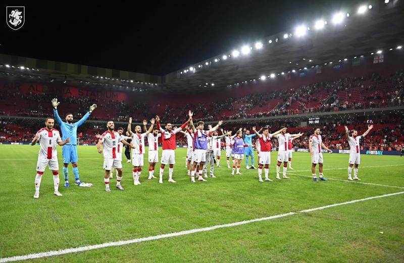 "მაგარი გუნდია. ქართველებს ნახევარდაცვაში უძლიერესი ფეხბურთელები ჰყავთ" - რა თქვეს მწვრთნელებმა მატჩის შემდეგ და რა შეფასებები დაიმსახურეს ჩვენმა ფეხბურთელებმა?