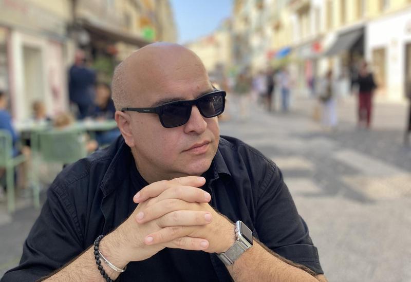 "ჩვენი მაღალი კულტურის დასტურად, ალბანეთის ჰიმნის გაჟღერებისას ფეხზე წამოვდგეთ და პატივისცემა გამოვხატოთ. ამ საქციელით უფრო მიხვდებიან თუ ვისთან აქვთ საქმე" - ლაშა ღლონტი