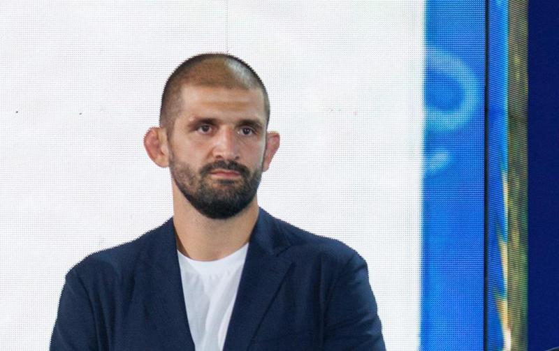 "ის რაც პრეზიდენტმა ზურაბიშვილმა განაცხადა არის მიუღებელი და არაკორექტული, ვემიჯნები მის პოლიტიკურ შეხედულებებს" - რას წერს გენო პეტრიაშვილი?