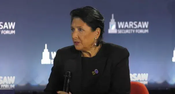 "ქართველმა ხალხმა იცის, რომ თავის დახრას არ მოაქვს მშვიდობა, არ უწყობს ხელს რეგიონში რუსეთთან თანაარსებობას" - ზურაბიშვილი