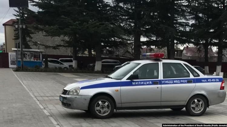 სროლა ოკუპირებულ ცხინვალში - დაჭრილია ე.წ. სამართალდამცავი ორგანოს 2 თანამშრომელი: რა ხდება ცნობილი მომხდარის შესახებ