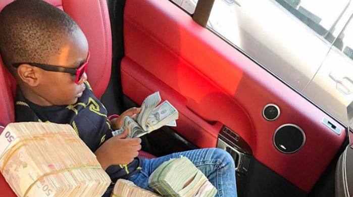 როგორ ცხოვრობს მსოფლიოში ყველაზე პატარა მილიარდერი - 9 წლის ბიჭუნას მდიდრული სასახლე და ძვირადღირებული მანქანების კოლექცია