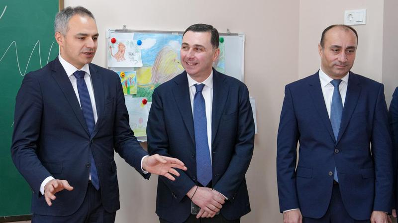 საქართველოს განათლების, მეცნიერებისა და ახალგაზრდობის მინისტრი ალექსანდრე წულაძე  თბილისის 211-ე და 215-ე საჯარო სკოლებს ეწვია