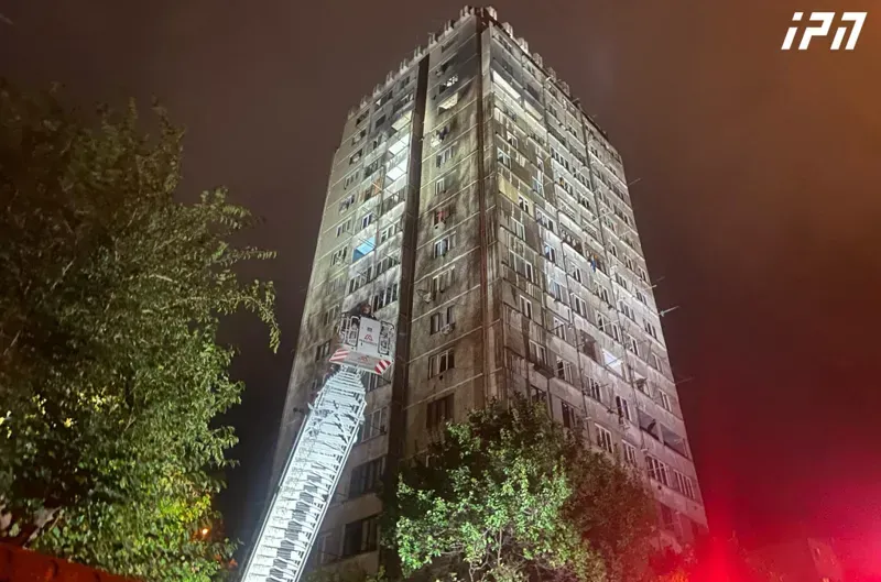 "მე-14 სართულზე გაჩნდა ხანძარი, გადავიდა მეორე ბინაშიც..." - ცნობილი ხდება, რომ ნაძალადევში გაჩენილი ხანძრის შედეგად ორი ადამიანი დაშავდა (ვიდეო)