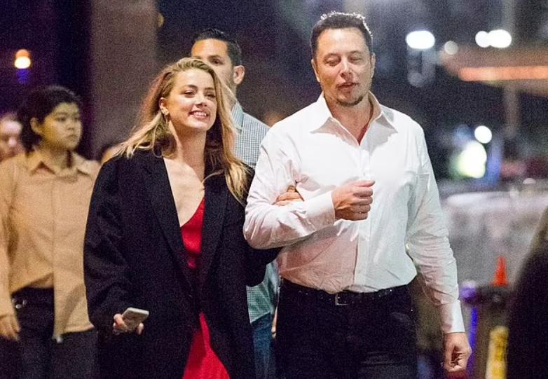 მასკი ამბერ ჰერდის თვალთვალში დაადანაშაულეს - მილიარდერი ეჭვობდა, რომ ქალი ღალატობდა... თვალთვალისას იყენებდნენ ინფრაწითელ კამერებსა და დრონებს