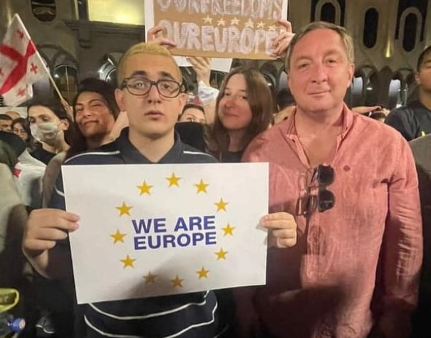 "ჩემი შოს ბოლო ფოტო ყოფილა ეს..." - ბუკა პეტრიაშვილი გარდაცვლილი შვილის ფოტოს აქვეყნებს