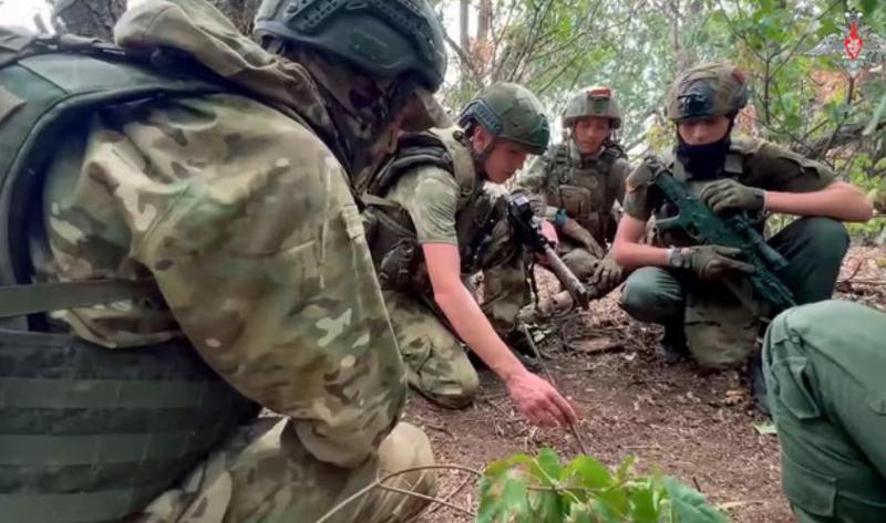 "თავისუფლება ვიგრძენი, სუნთქვა შევძელი" - ომიდან გაქცეულმა ექვსმა რუსმა ჯარისკაცმა, საფრანგეთში დროებითი ცხოვრების ვიზა მიიღო