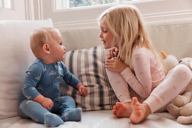 5 აუცილებელი ტანსაცმელი, რომელიც ყველა ბავშვის გარდერობში უნდა იყოს