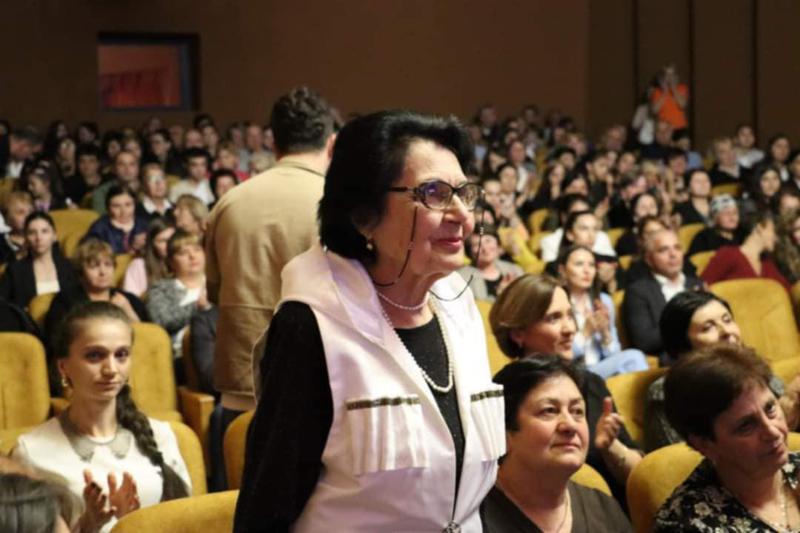 "ბედნიერი ვარ, რომ მიუხედავად ჩემი ასაკისა, ბავშვები კვლავ ჩემთან მოჰყავთ, ისევ მანდობენ" - "ნაკადულების" 55-წლიანი ისტორია და ქორეოგრაფი, რომელიც თიანეთის სახედ იქცა