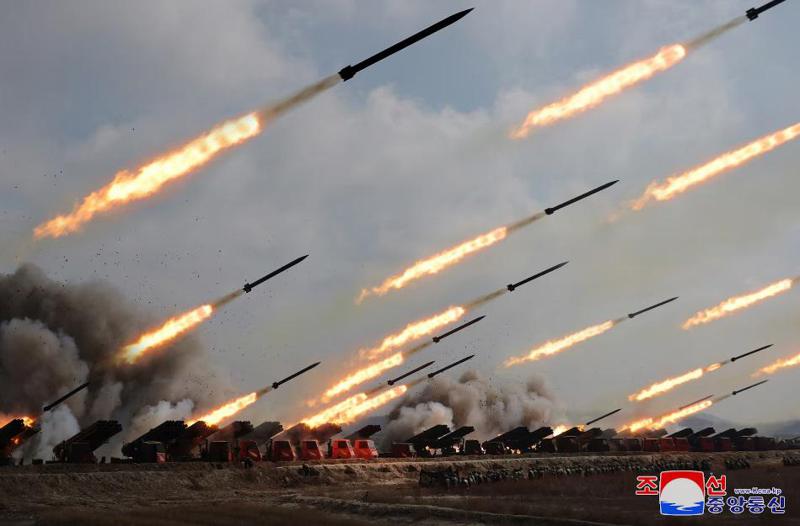 1 მილიონზე მეტი აქტიური ჯარისკაცი და 600 000-ზე მეტი რეზერვისტი - რას წარმოადგენს ჩრდილოეთ კორეის არმია (ფოტოები)