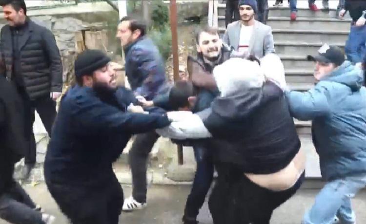 ფიზიკური დაპირისპირება გლდანში - N60 საარჩევნო უბანთან მამაკაცების ჯგუფი ერთმანეთს სასტიკად გაუსწორდა: რა დეტალები ხდება ცნობილი (ვიდეო)